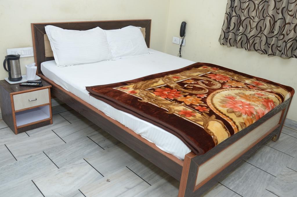 Oyo 15242 Hotel Rathi Palace Jaipur Eksteriør bilde