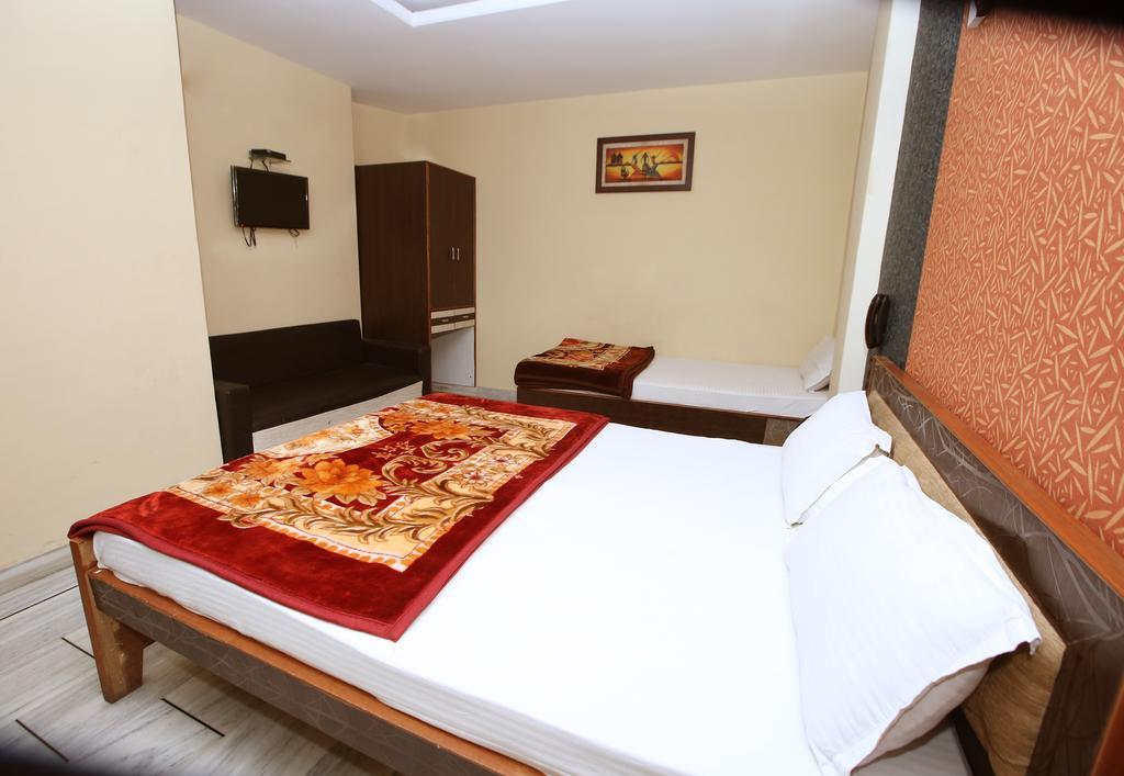 Oyo 15242 Hotel Rathi Palace Jaipur Eksteriør bilde
